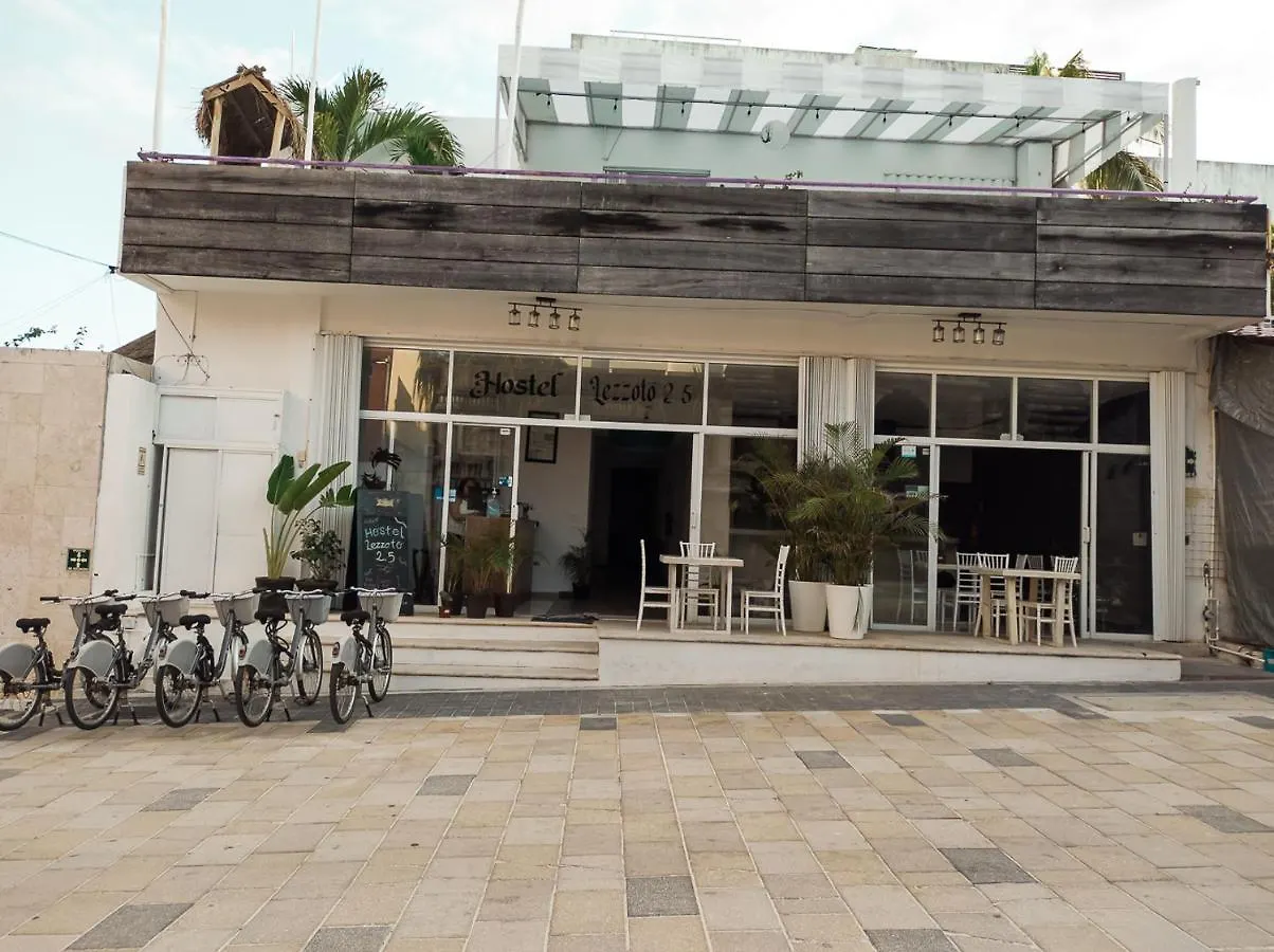 Lezzoto Hostel Boutique 2,5 Playa del Carmen México